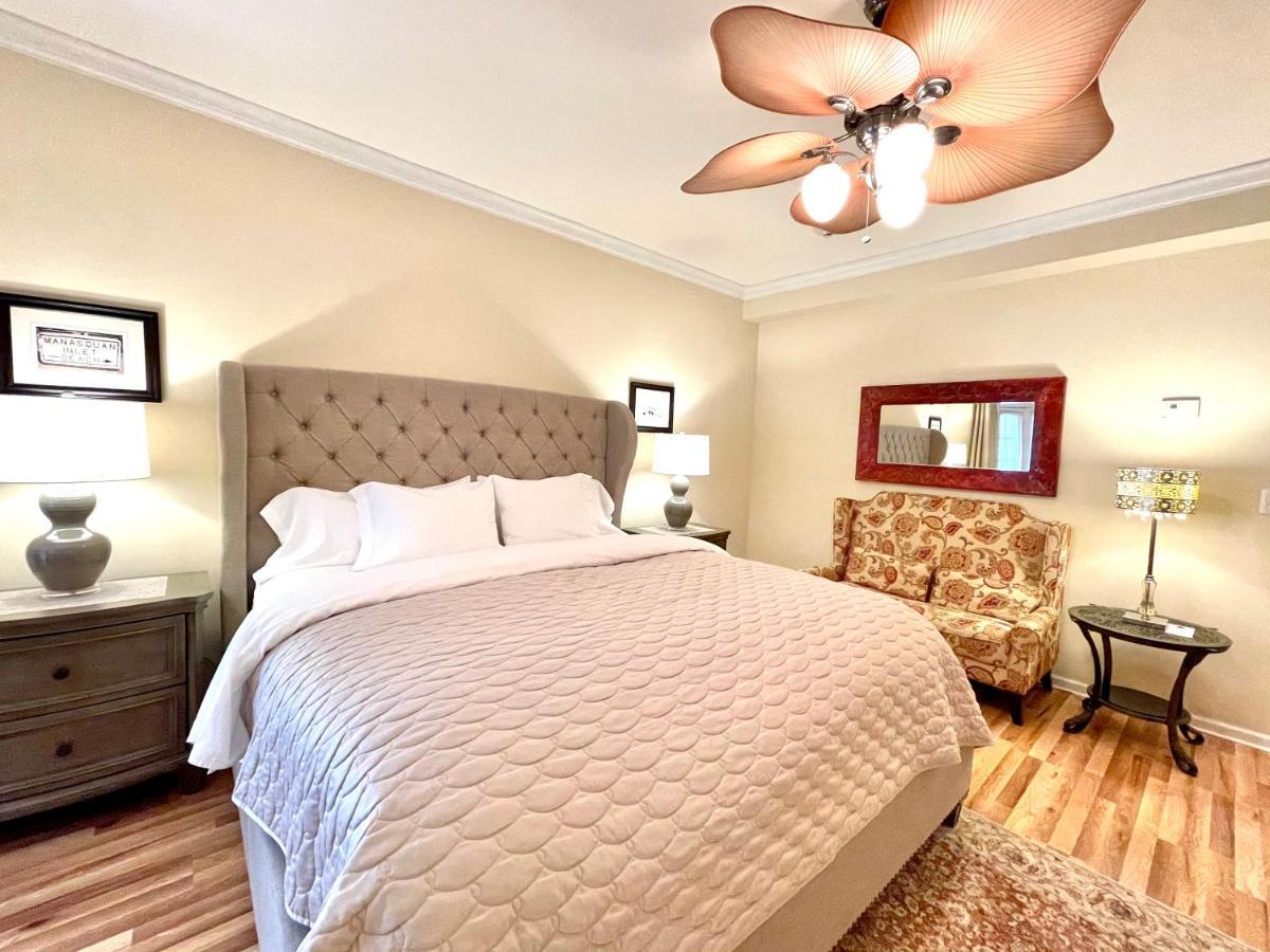 מאנסקן Inn On Main Hotel מראה חיצוני תמונה