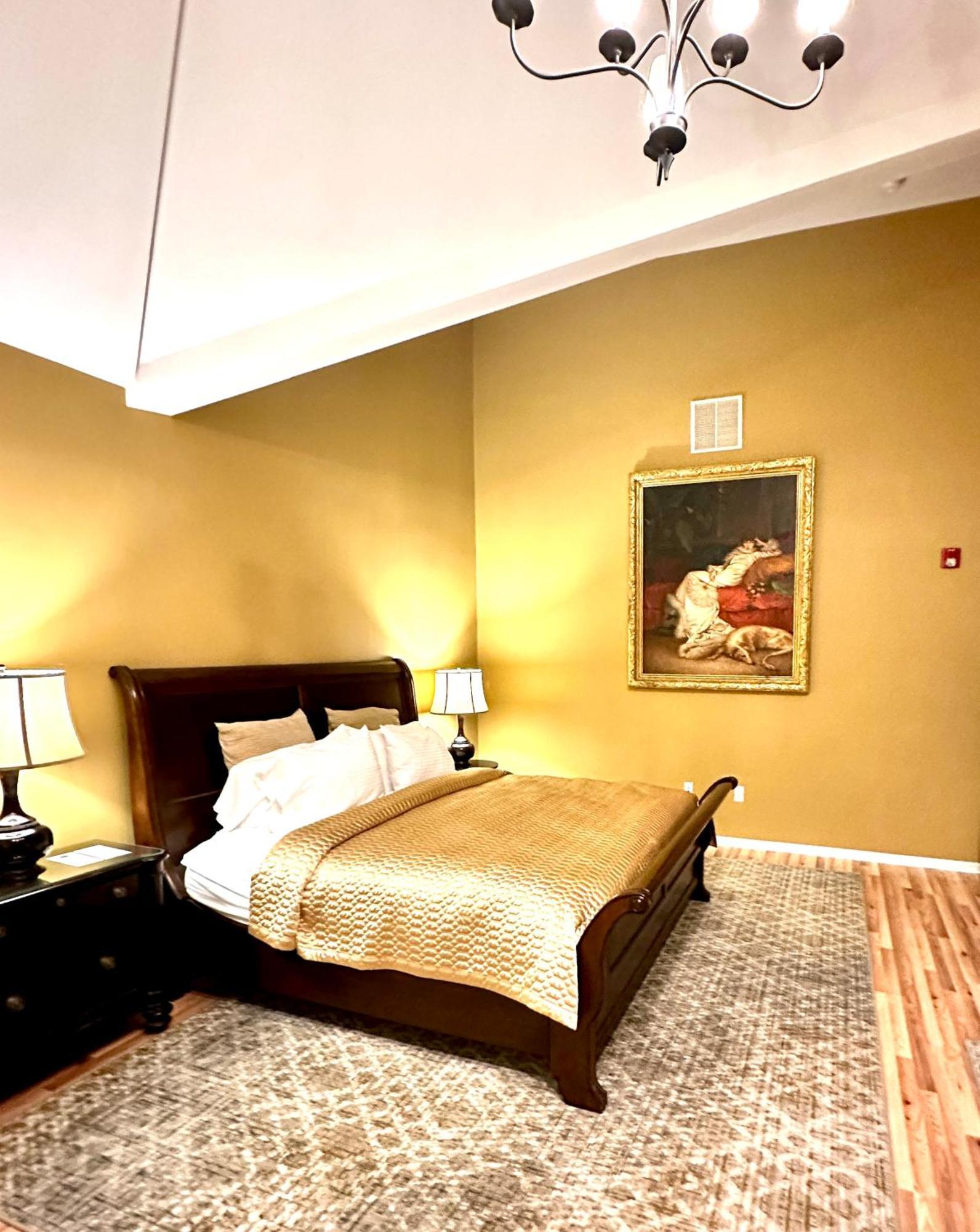 מאנסקן Inn On Main Hotel מראה חיצוני תמונה